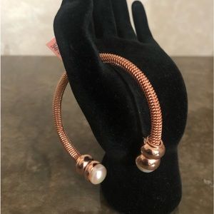 Gorgeous Rose-tone Cuff Bracelet